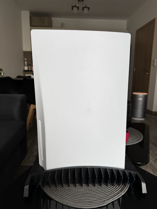 PlayStation 5 Диск Версия 825GB + 2 Контролера + Охлаждаща Стойка