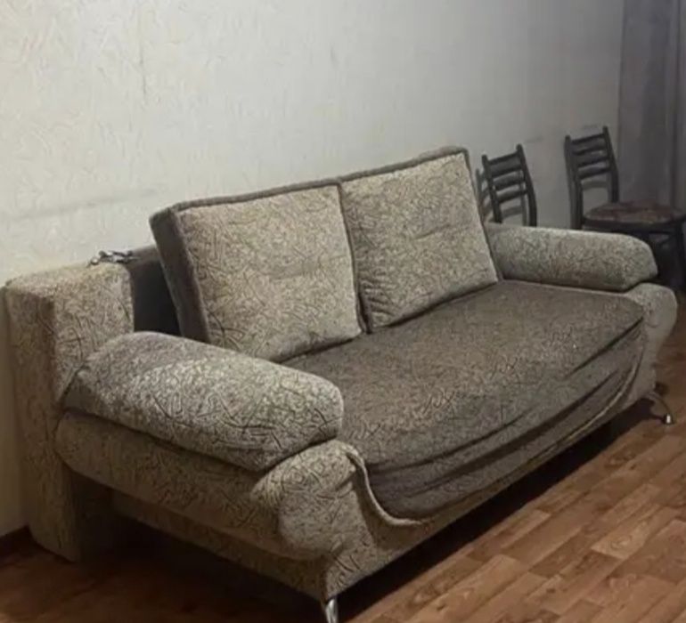 Диван двухместный