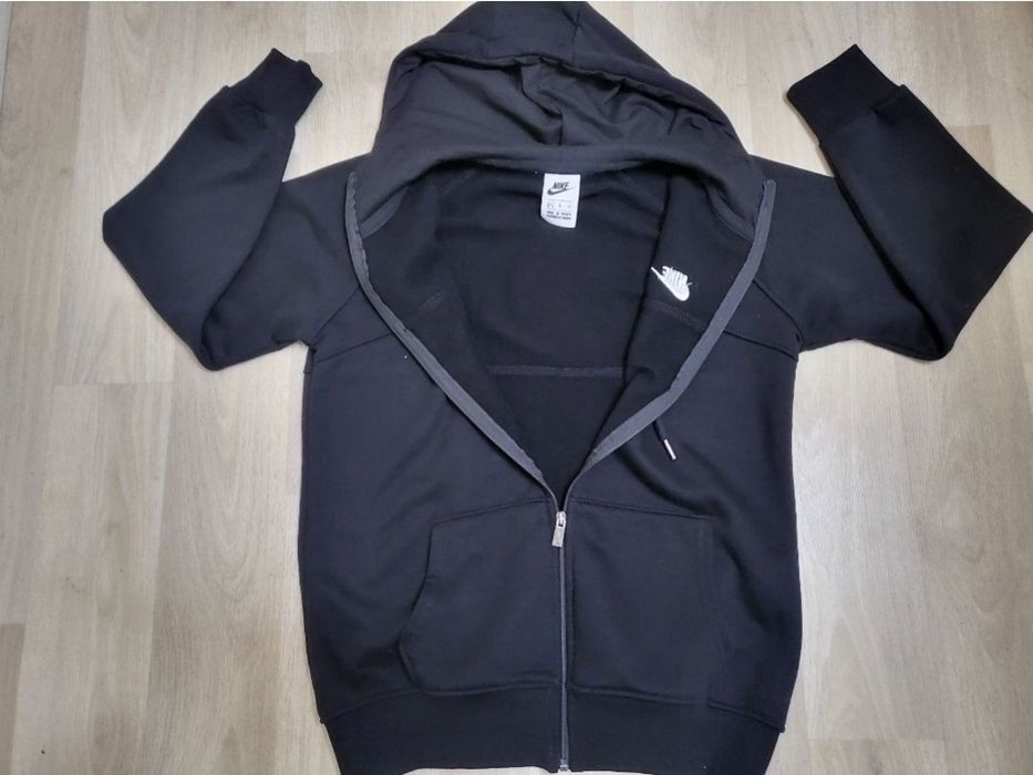 НОВО !Екип Nike Tech Fleece размер S/M Суитшърт  Nike