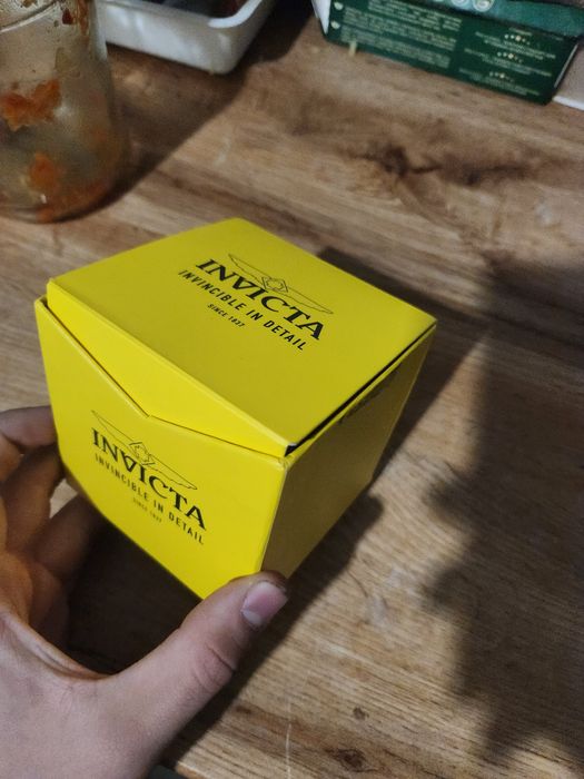 срочно часы Invicta