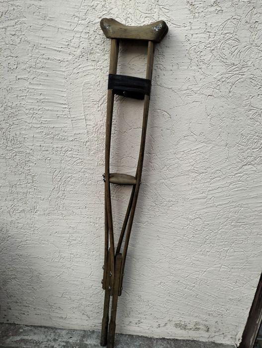 Продам костыль деревянная