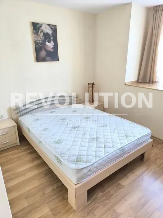 Дава се под наем Двустаен апартамент в Варна, Център - 70 кв.м за 498.27 € - Снимка #2