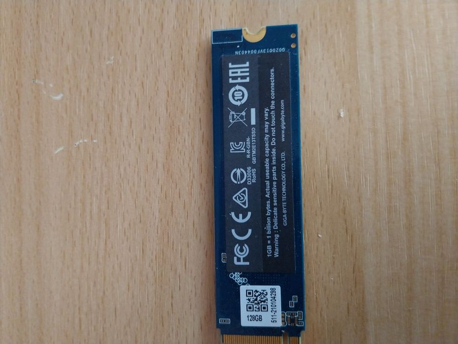 SSD , M2 , 180 GB cu WIndous 11 pe el
