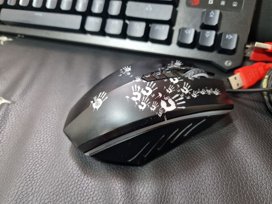 Bloody klaviatura mouse komplekt yaxshi holatda