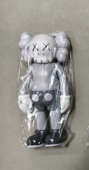 Figurina KAWS Silver