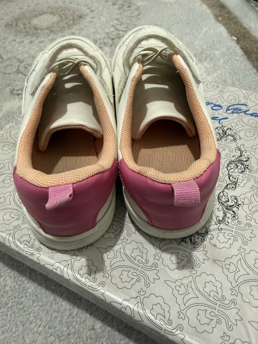 Продам кроссовки 32 размера