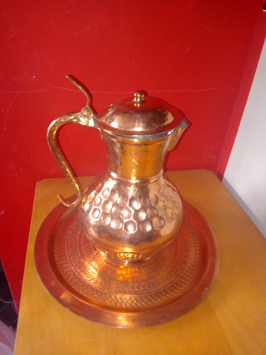 Красиви нови медни съдове