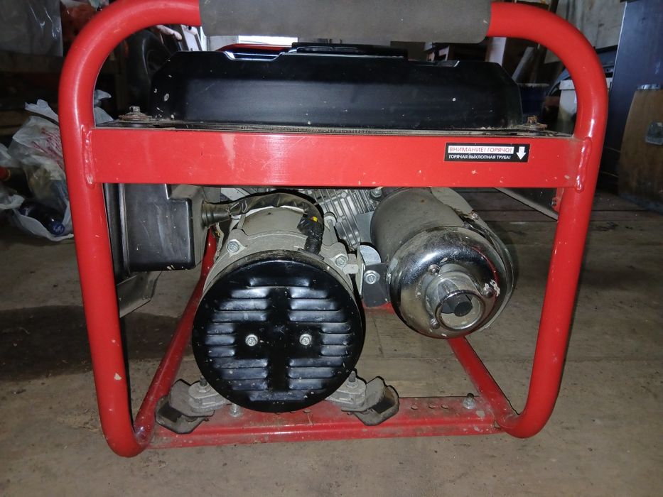 Продам бензиновый генератор