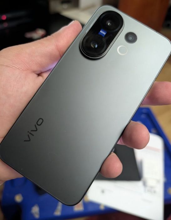 Vând sau Schimb Vivo X200 FE 5G. Global