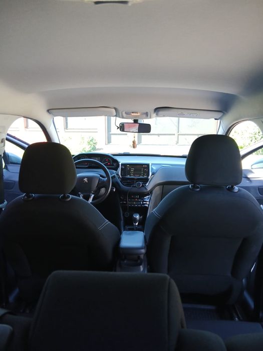 VÂND/ SCHIMB Peugeot 2008, 2018,facelift , 2018 1.2 benzina