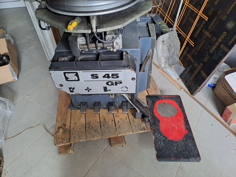 Машина за монтаж на гуми SICE, CORGHi, TecoS45 с рамене  ЗА RFT, подем