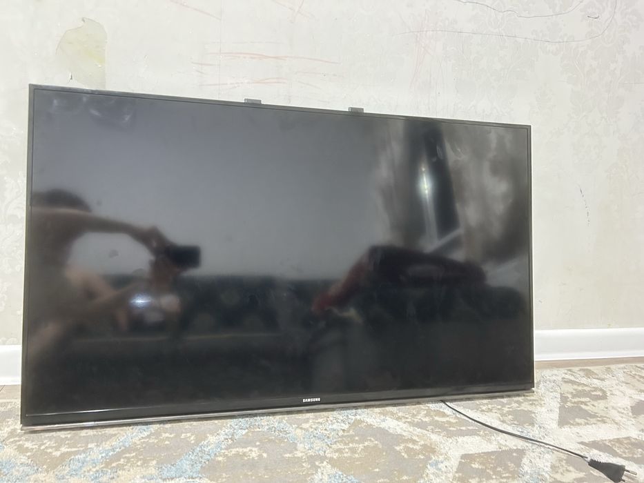 Продам Телевизор Samsung 40" Smart TV