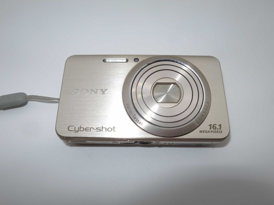 Sony Cyber-shot DSC-W630 ултра компактен и стилен фотоапарат, цифрова камера в отлично състояние като НОВА,  16MP и 5х оптично увеличение