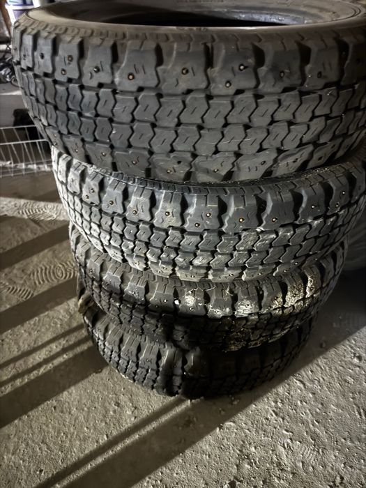 Шины шипованные Bridgestone R15