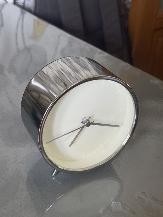 Часы настольные с будильником