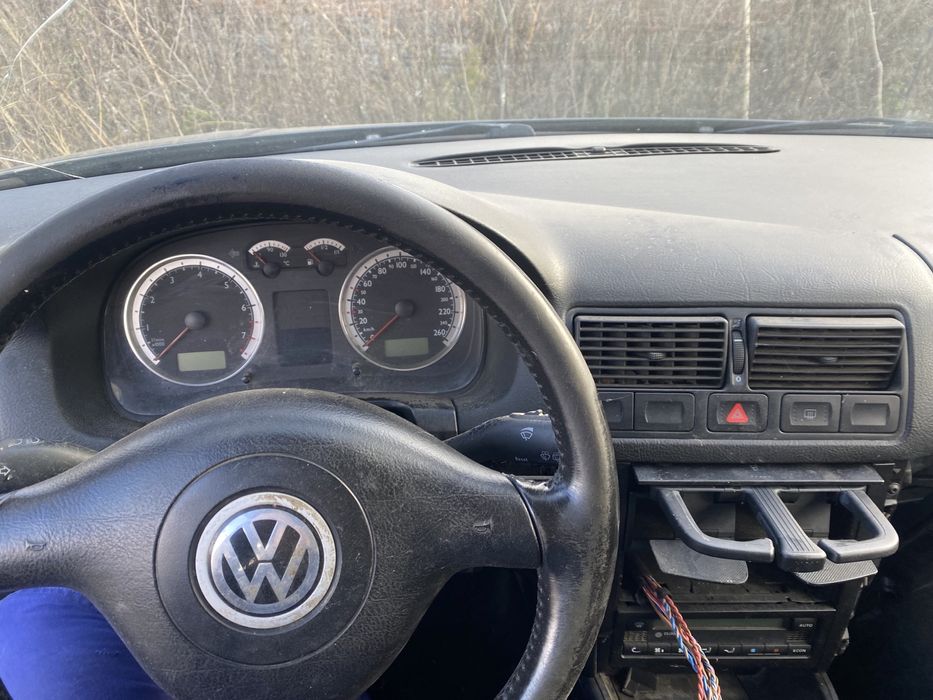 Golf 4 на части 1.6 105 коня само на бензин