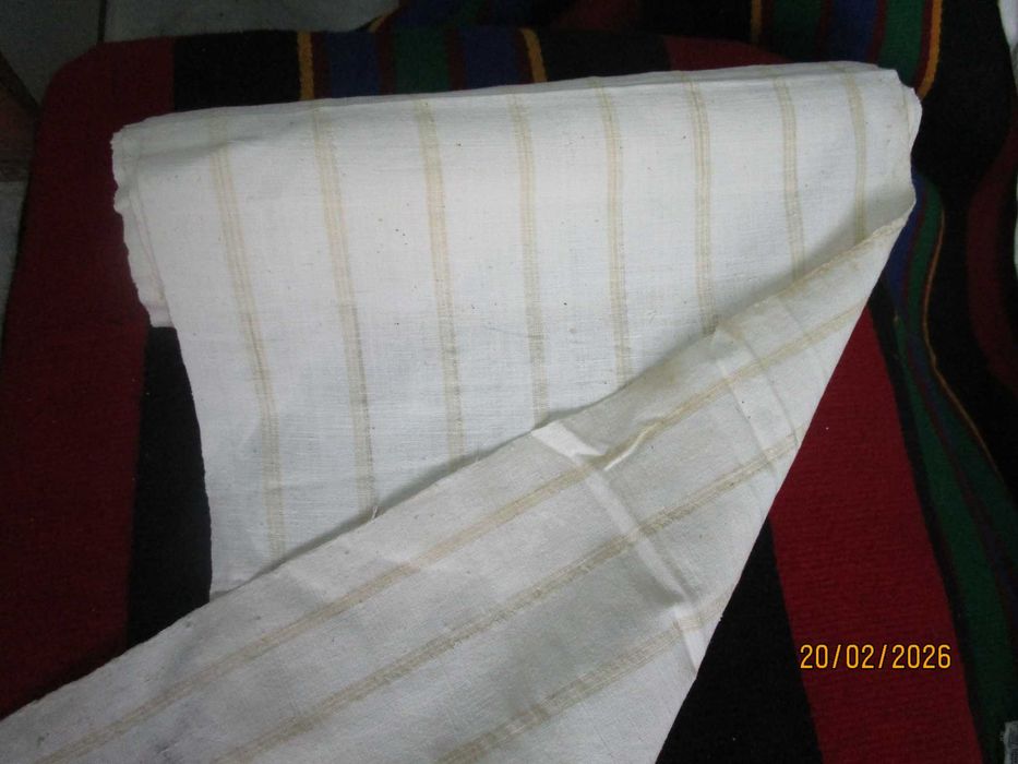 Автентичен кенарен плат с жълти свилени ивици