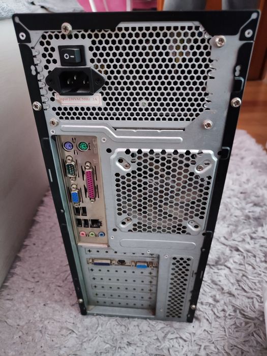 Настолен компютър