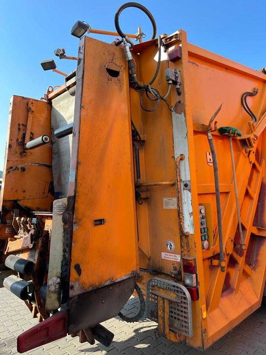 Autoutilitară Gunoieră SCANIA 6X2 ECONIC Zöller 2301 Delta Premium