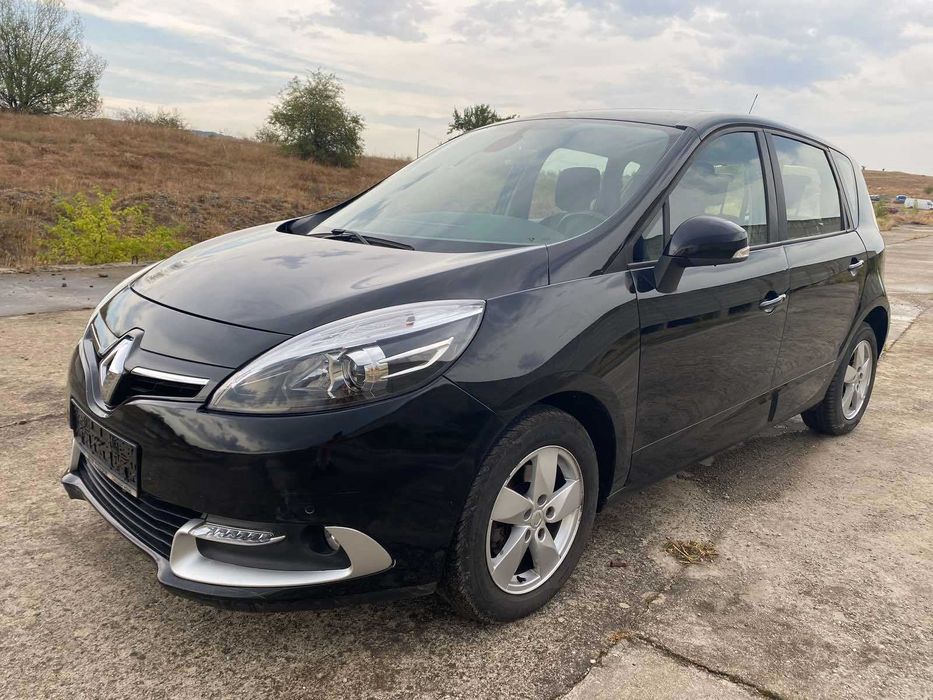 Продавам рено сценик 2013г 1.5 дци