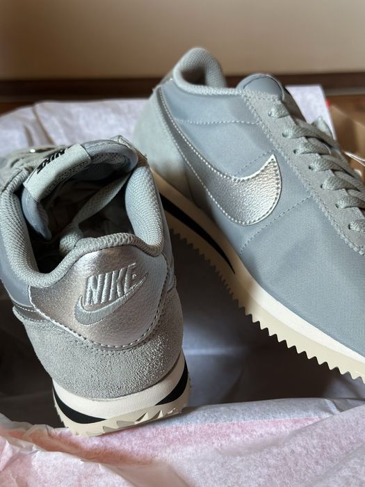 Дамски маратонки Nike Cortez Textile