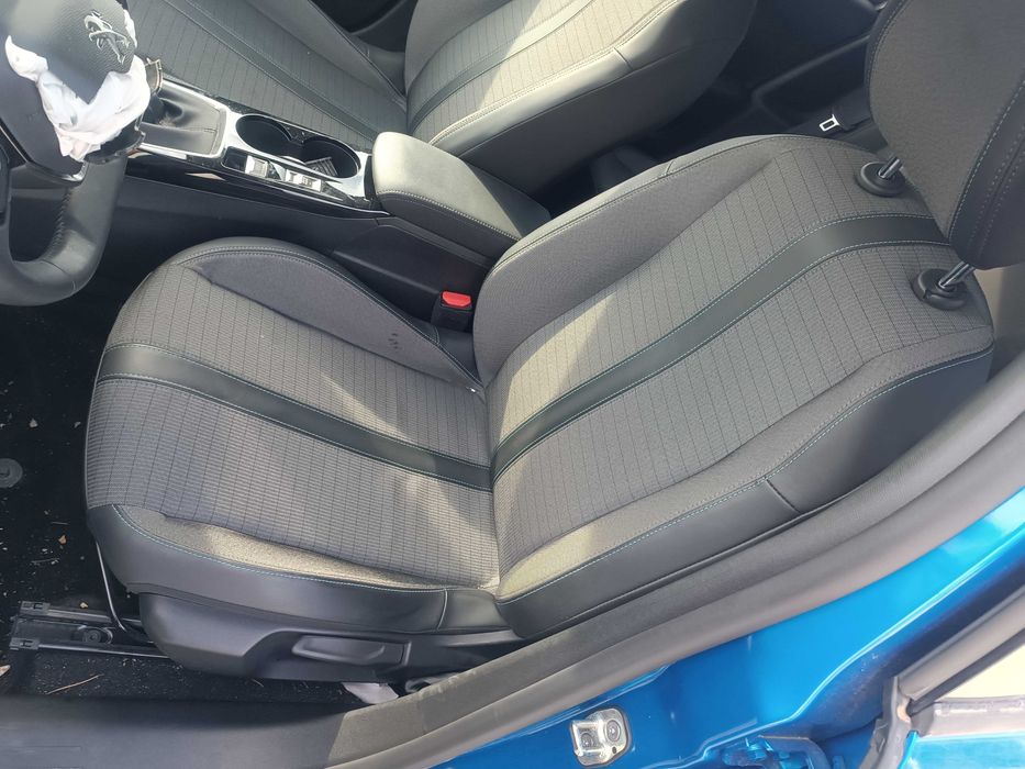 Пежо 208   / Peugeot 208  2  - 1,2I - на части