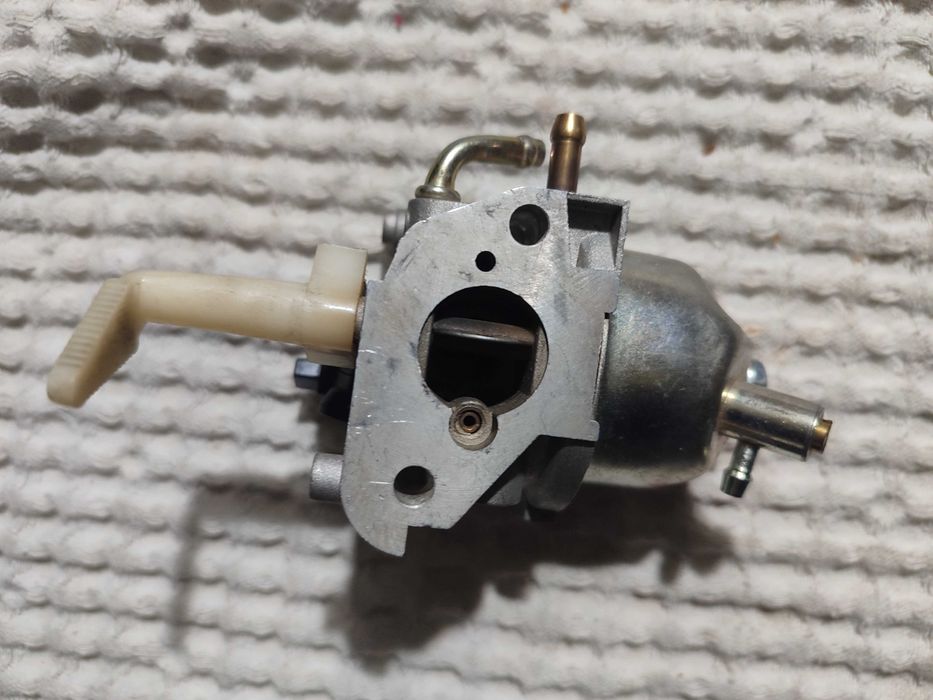 Продам   тормозной цилиндр и другие зап. части