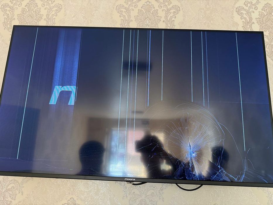 MOOONX 43 televizor sotiladi