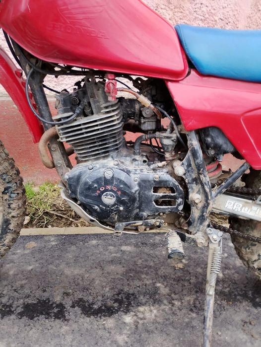 Vând enduro Honda xl 250r