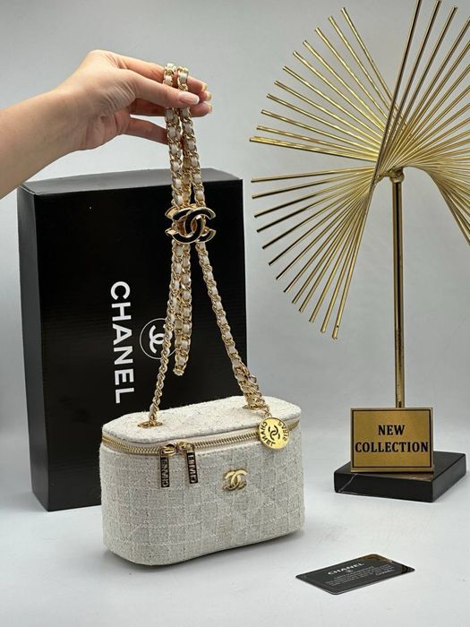 Geanta Chanel noua !!! Dimensiuni 19/11 !!!