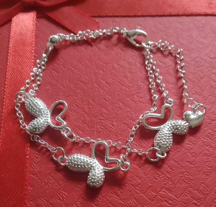 Сребърна гривна за дама. 8 налични модели.В подаръчна кутия.