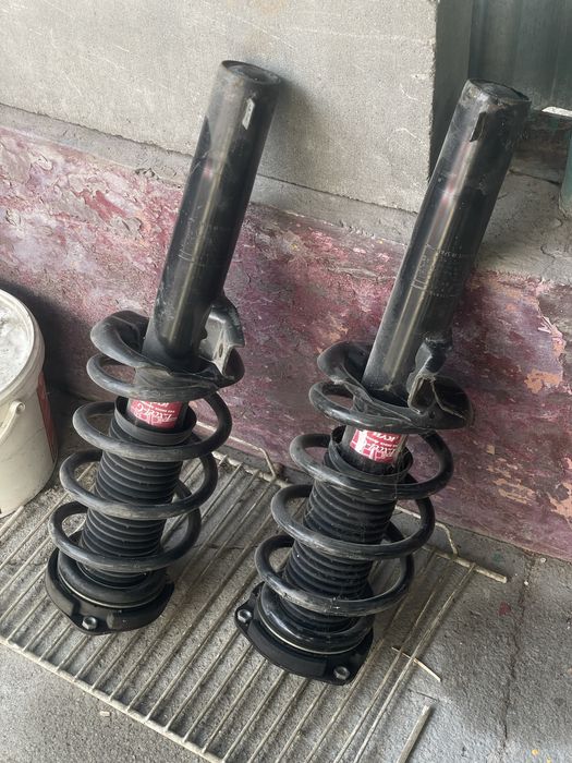 Стойки с амортизаторами на шкода ети, зад фары на е39, и подушка туаре