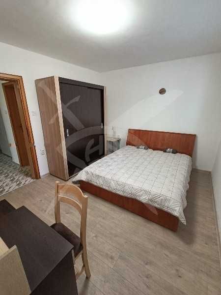 Дава се под наем Четиристаен апартамент в Пловдив, Младежки Хълм - 130 кв.м за 590 € - Снимка #1