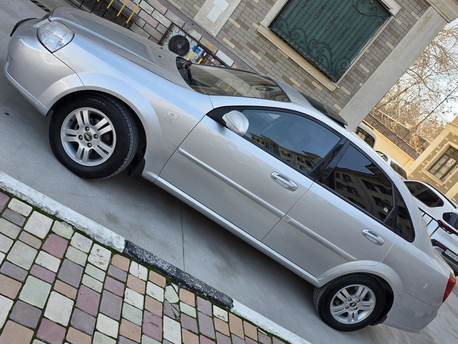 Lacetti 1,6 автомат СРОЧНО сотилади.