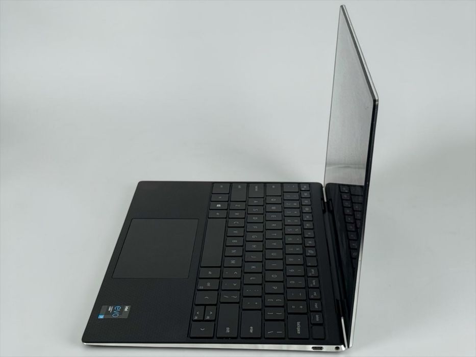 Dell XPS 9310 13" OLED 4K+ Touch i7-1195G7 16RAM 512GB SSD Гаранция!