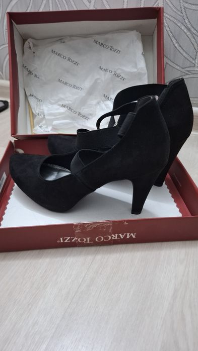 Женская обувь продаётся