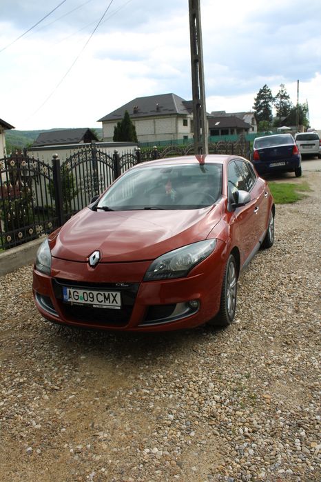 Vând Megane 3 hatchback