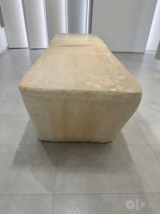 Две столик из натурального камня