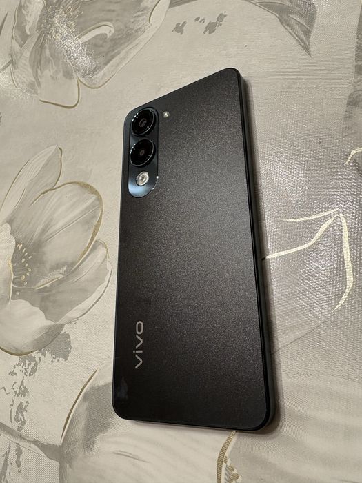 Продам Телефон Vivo Y04
