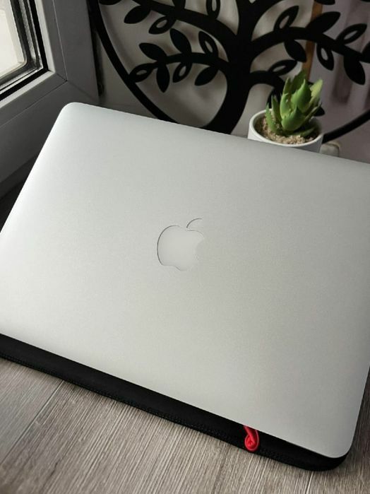 Ухоженный Apple Macbook Pro 2015
