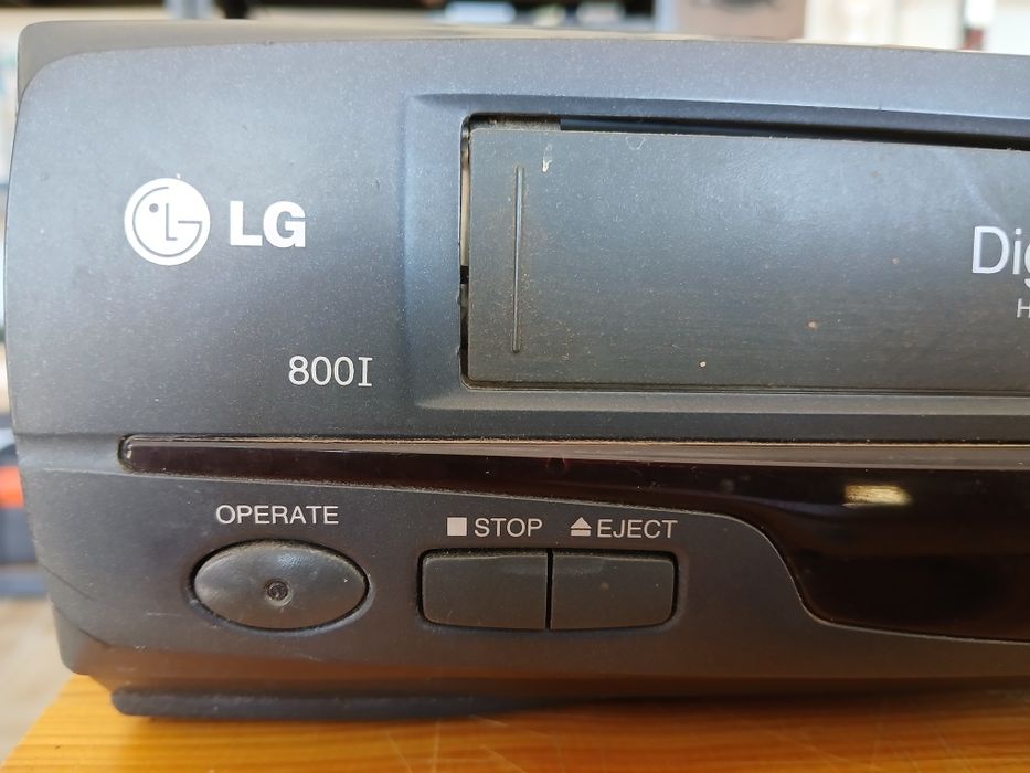 LG video casette player