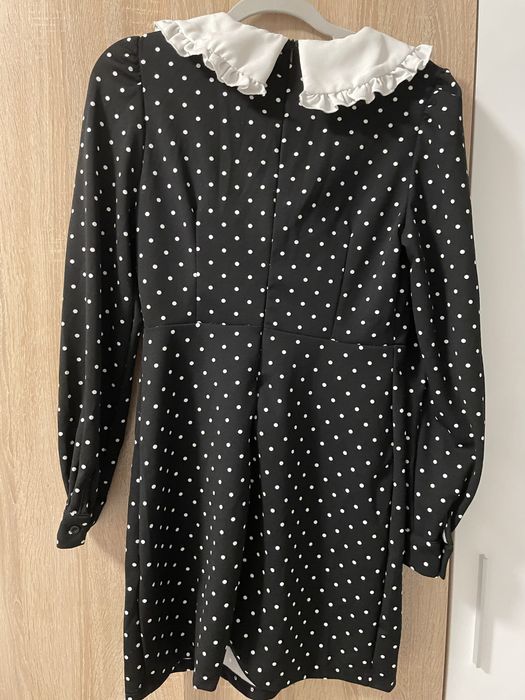 Рокля на точки в черно