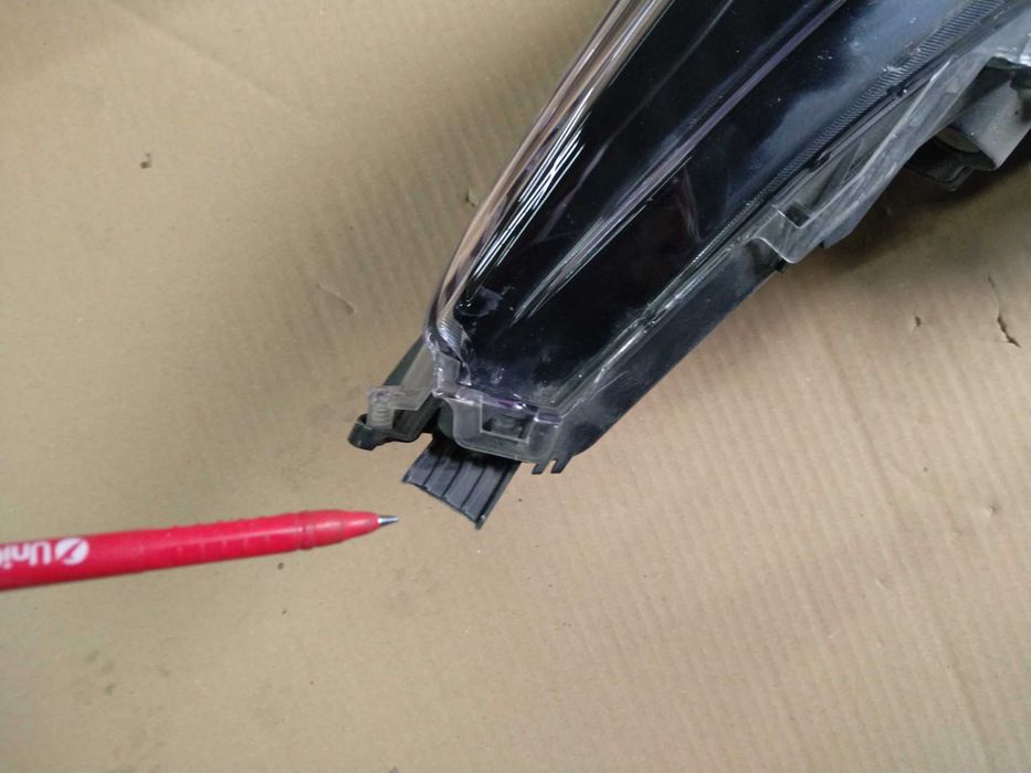 Фар десен за Toyota Corolla E21 2019