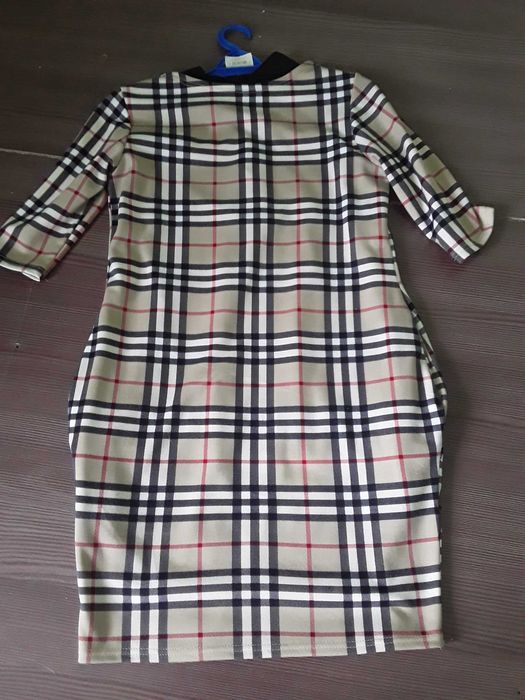 Продам платья размер 42