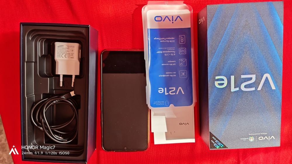 Отличный Vivo V21e 8/128гб