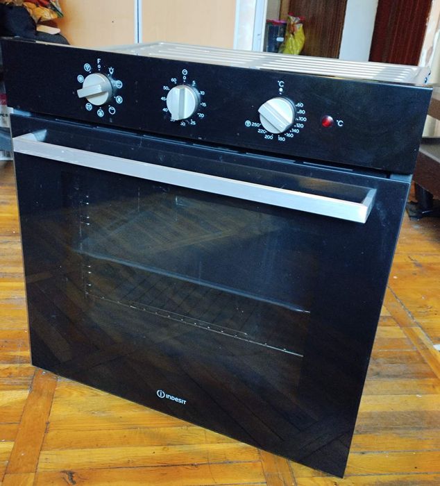 Печка за вграждане indesit