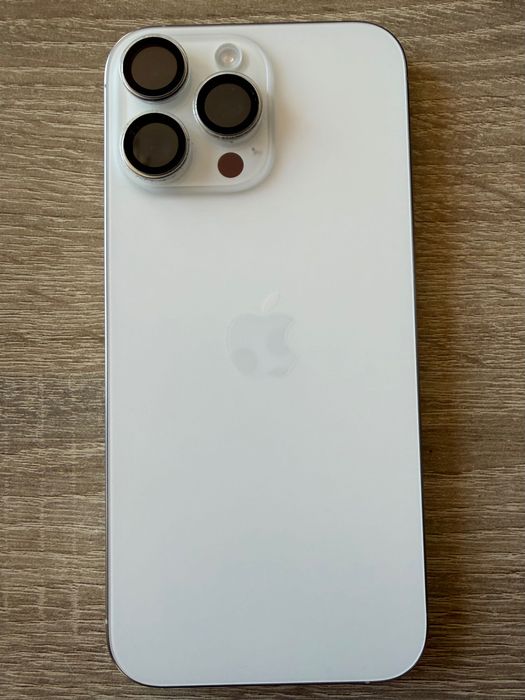 iPhone 16 Pro Max - 2+год гаранция, 100% батерия, оригинален кейс