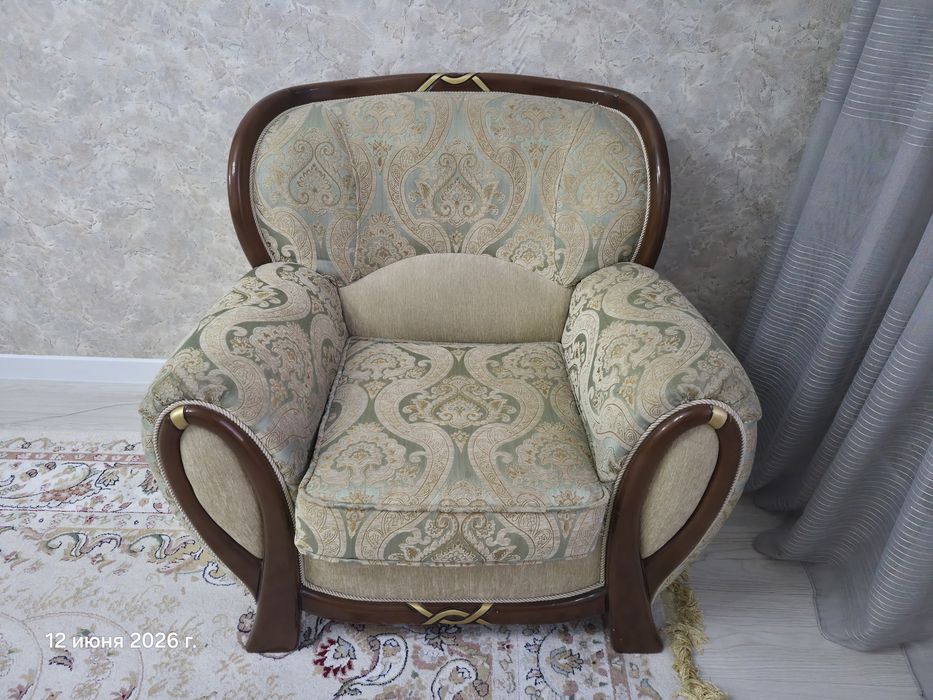 Продам комплект диваны