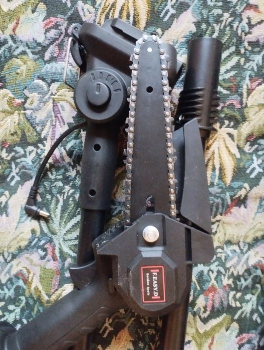 Нова    Мини резачка за клони и дърва