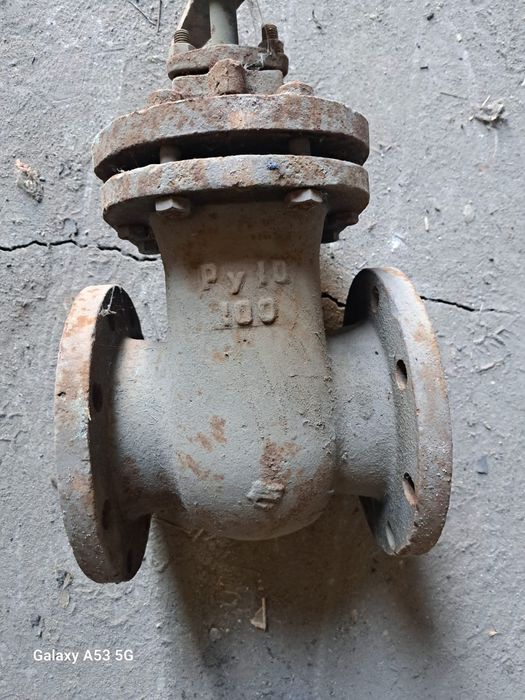 Продам две задвижки